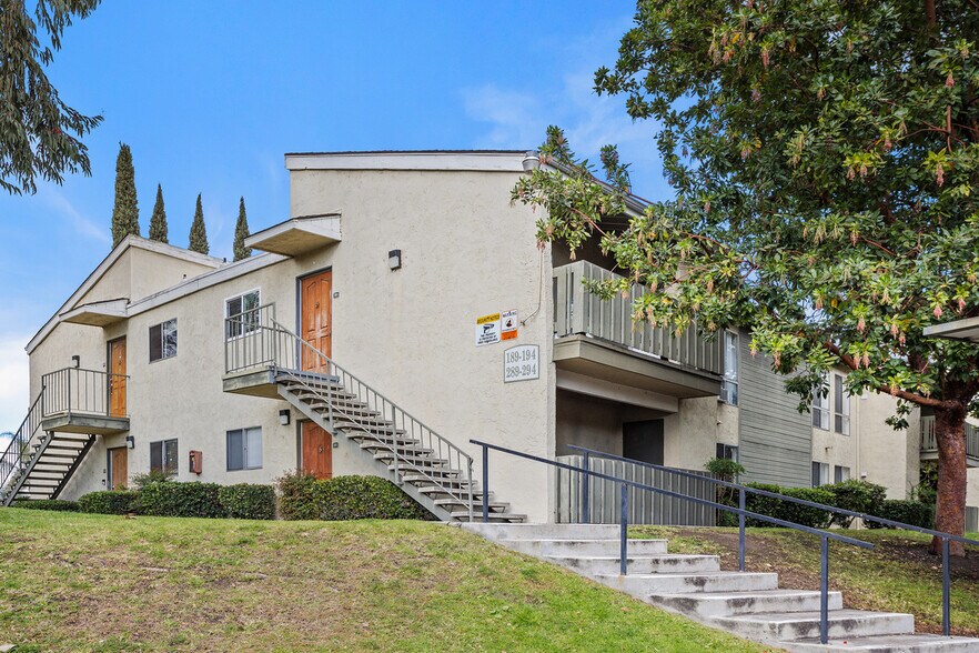 Building Photo - 830 W Lincoln Ave