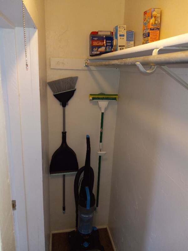 Building Photo - 2 W Pacific St