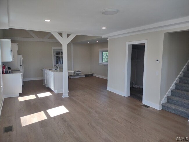 Building Photo - 1495 Pompey Center Rd