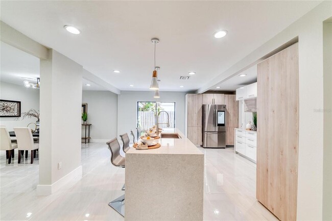 Building Photo - 15722 GardenSide Ln
