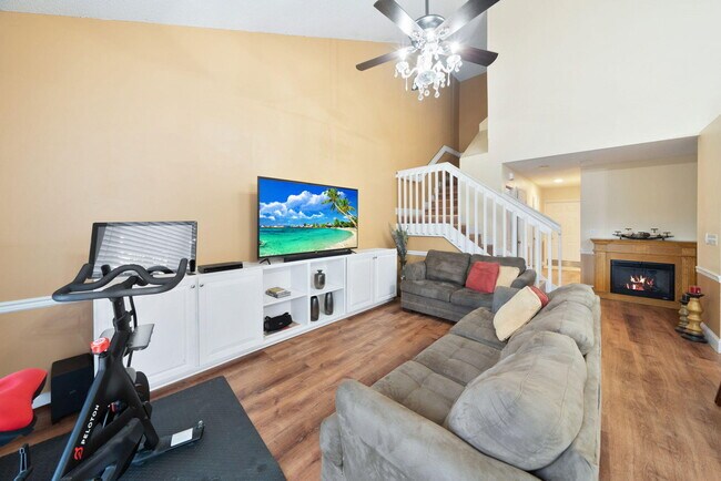 Building Photo - 10569 Pelican Dr