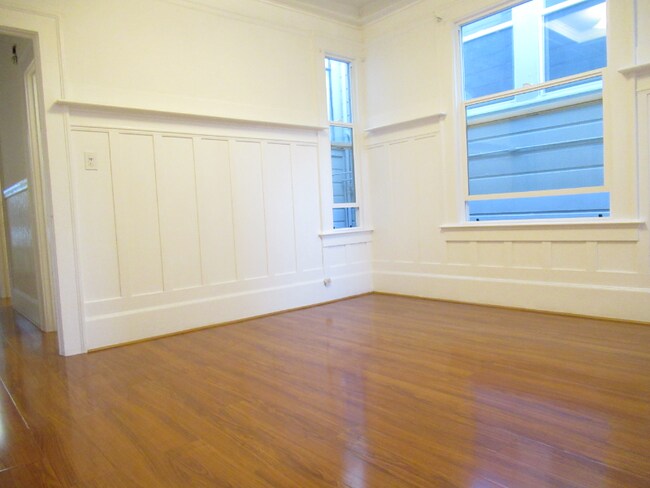 Building Photo - 866 Broadway