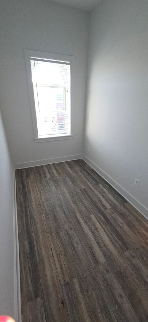 Building Photo - 126 6th St NE