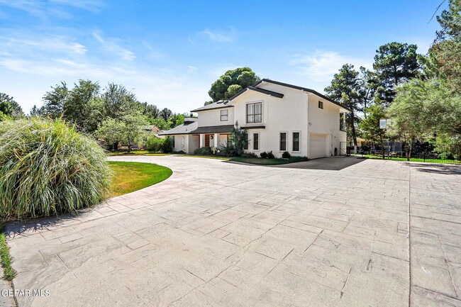 Building Photo - 5109 Memory Dr