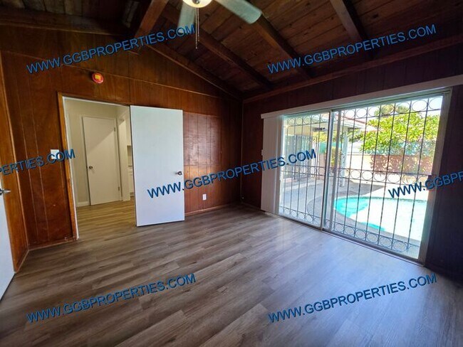 Building Photo - Gorgeous Turnkey 4 BD / 2.5 BA Home in Hawthorne