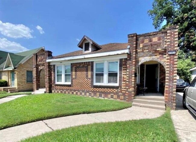 Primary Photo - 2907 Isabella St