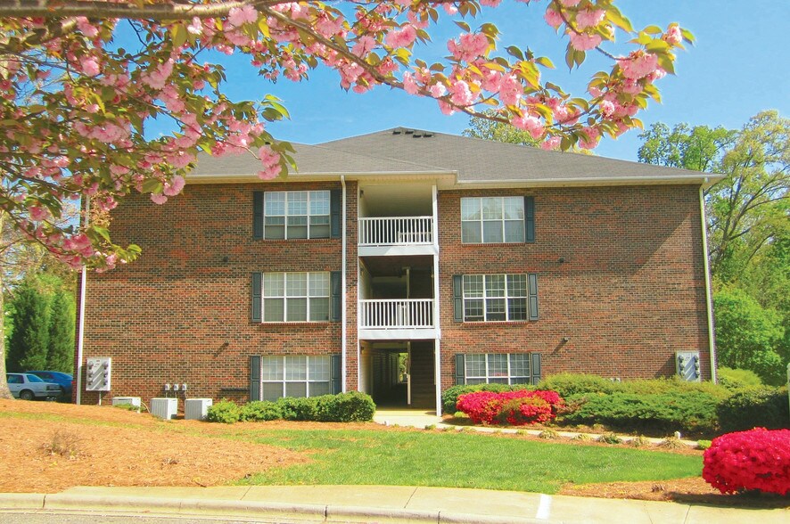 Carolina Oaks Greensboro, NC Apartment Finder