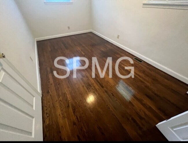 Building Photo - 2321 Catawba Valley Dr