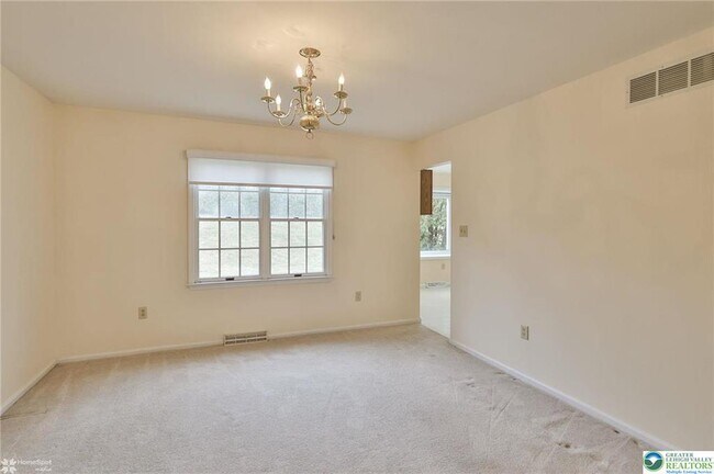 Building Photo - 4059 Wedgewood Rd