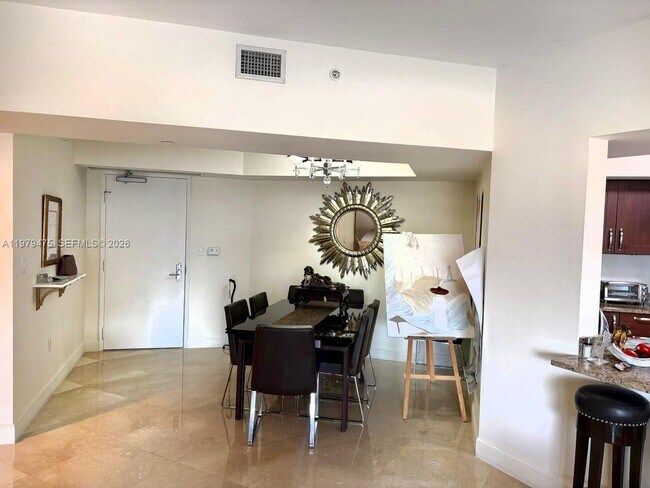 Building Photo - 20000 E Country Club Dr