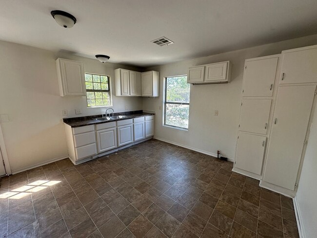 Building Photo - 1342 N 64th St