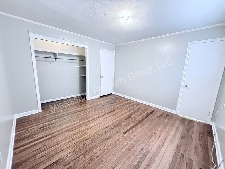Building Photo - 1203 S 14th St