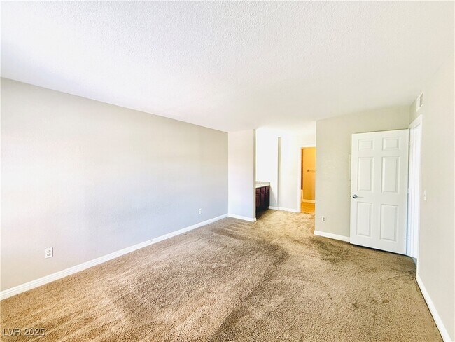 Building Photo - 2606 S Durango Dr