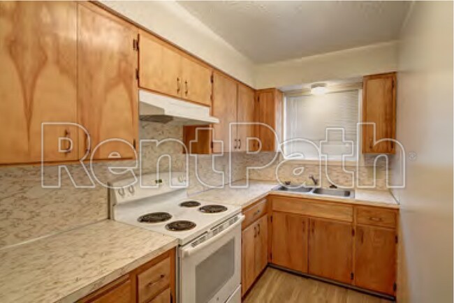 Building Photo - 412 S Asbury St