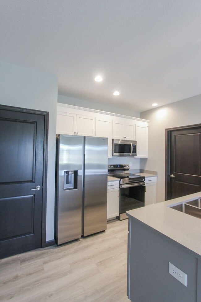 Building Photo - New! Beautiful 1 Bed, 1 Bath Accessible Ap...