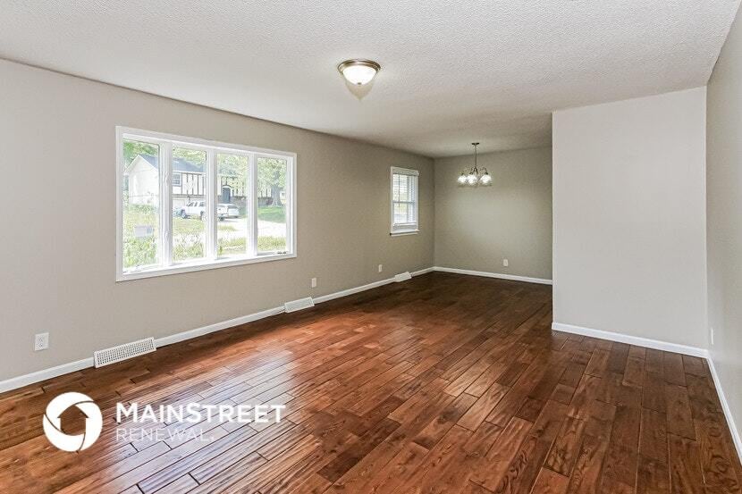 Building Photo - 2609 S 16th Terrace