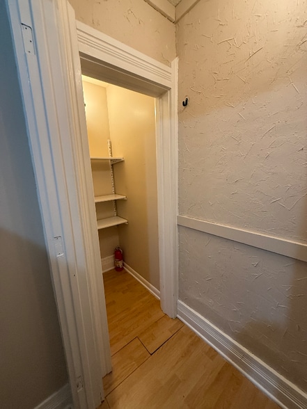 Building Photo - 610 S Blanchard St