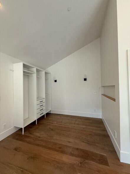 Dedicated space for a bedroom - 1242 Mildred Ave