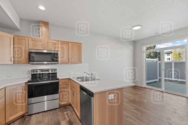 Building Photo - 212 S Woodlawn Rd