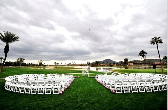 Building Photo - 7401 N Scottsdale Rd