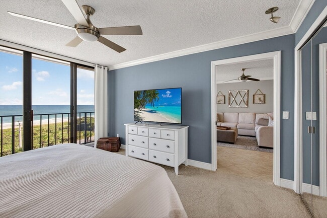 Building Photo - 5055 N Hwy A1A