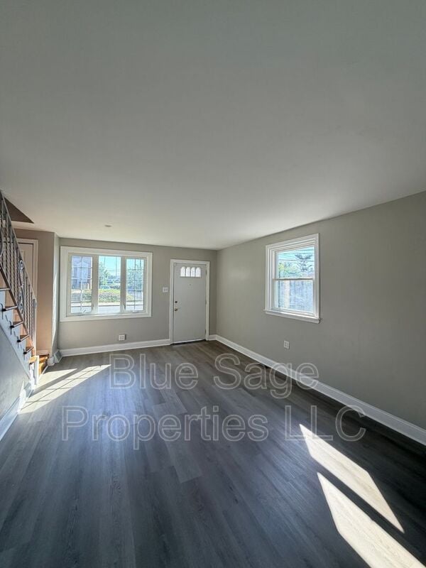 Building Photo - 66 Folcroft Ave