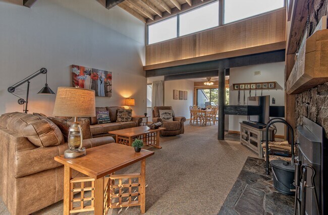 Building Photo - Sunriver Condo