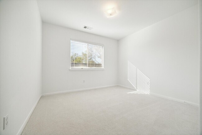 Building Photo - 4910 Sterling Crossing