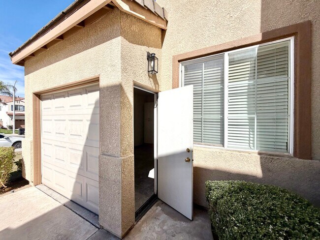 Building Photo - Spacious 3 Bedroom Home with Loft, Large Backyard & 2 Car Garage