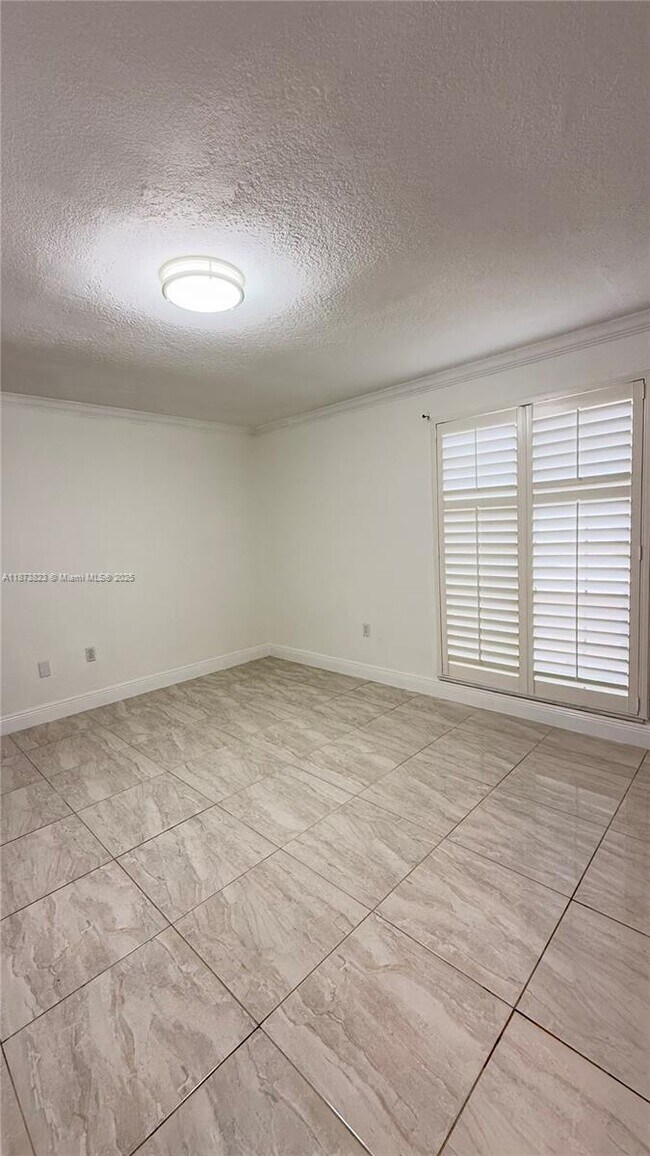 Building Photo - 7121 Miami Lakes Dr