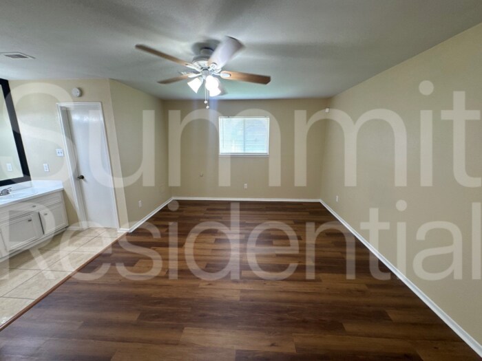 Building Photo - 7214 Foxbend Ln