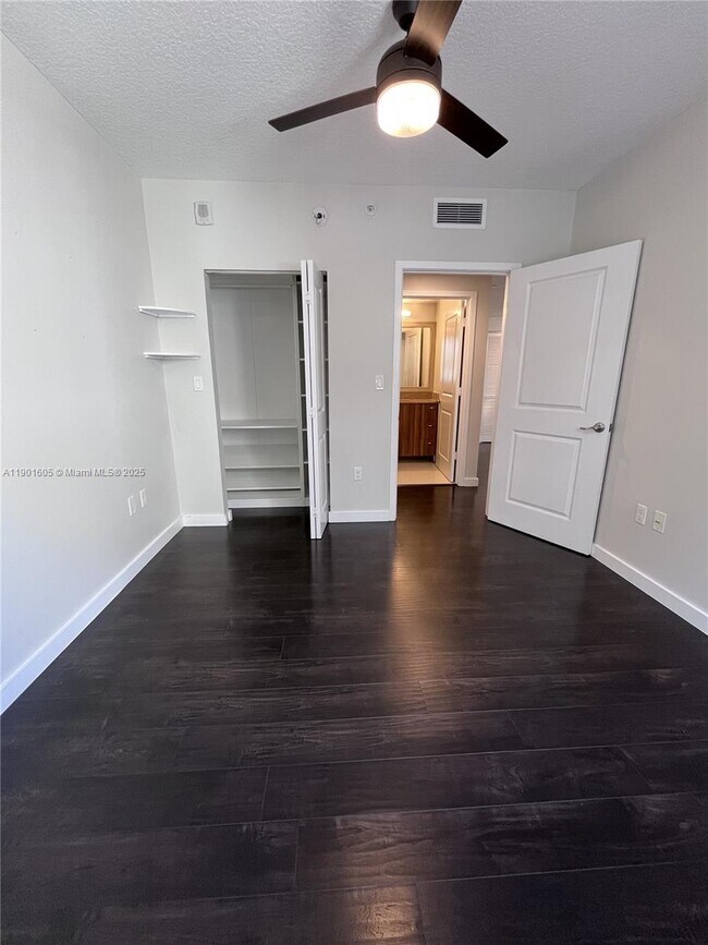 Building Photo - 601 NE 23rd St