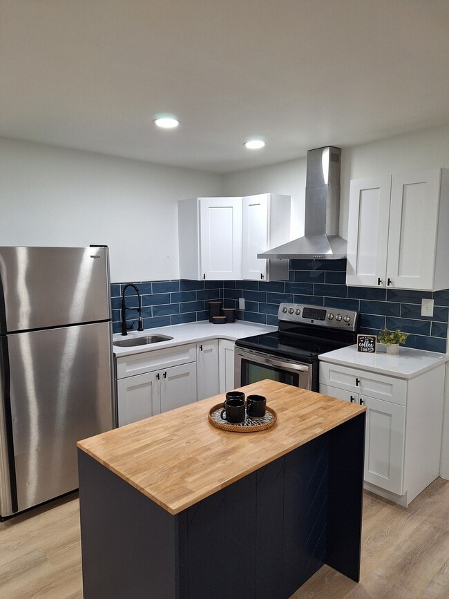 Building Photo - 14 N Broadway