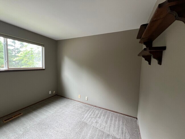 Building Photo - 9806 159th Pl NE