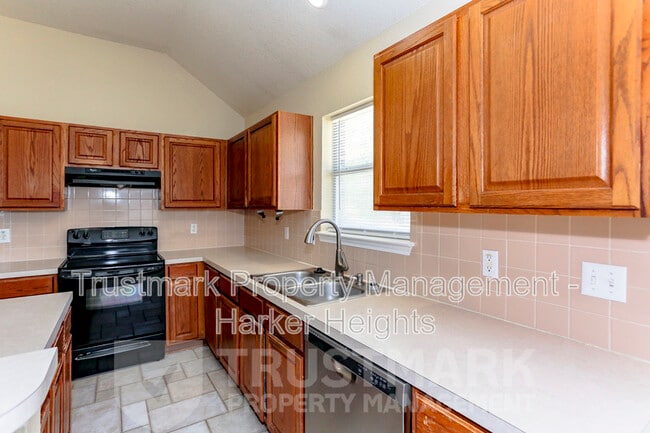 Building Photo - 505 Chickasaw Dr