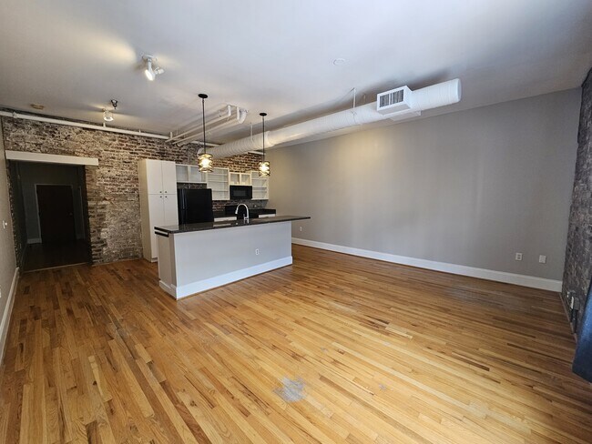 Building Photo - 1417 Market St