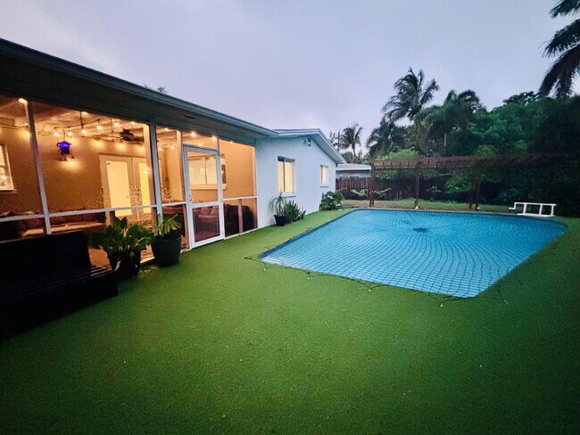 Building Photo - Coastal 4-Bedroom Oasis – Walk to the Beach!