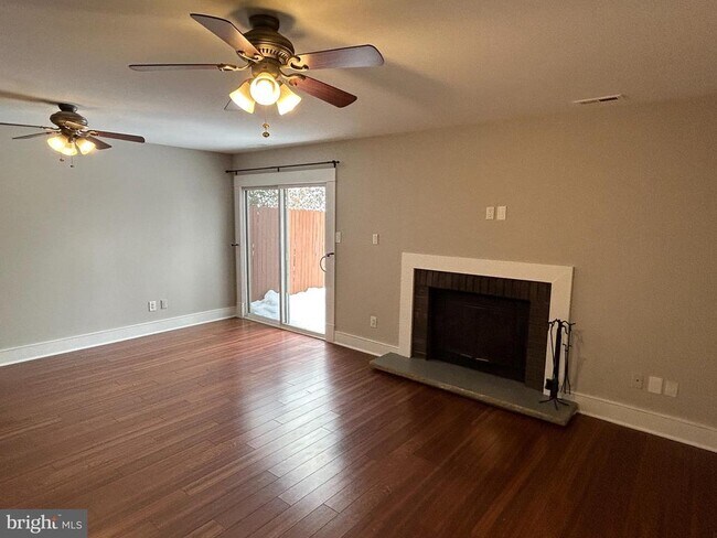 Building Photo - 1011 Princeton Pl