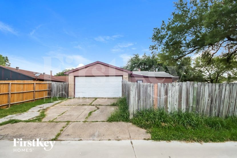 Building Photo - 14658 Meyersville Dr
