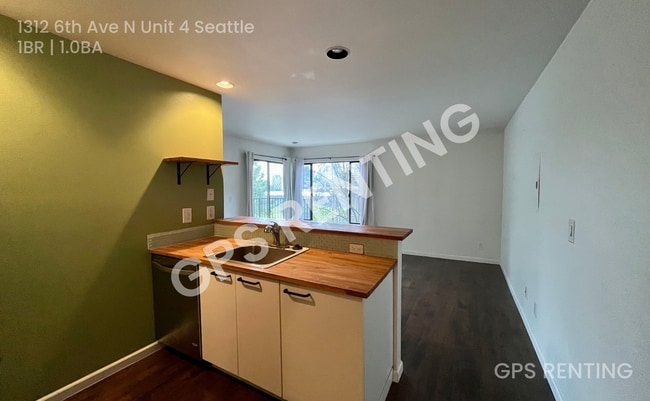 Building Photo - 1312 6th Ave N