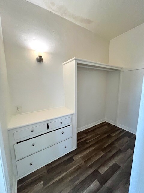 Building Photo - 2329 Crenshaw Blvd