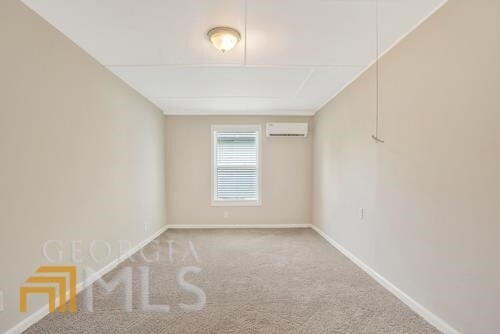 Building Photo - 1758 Poinsettia Dr