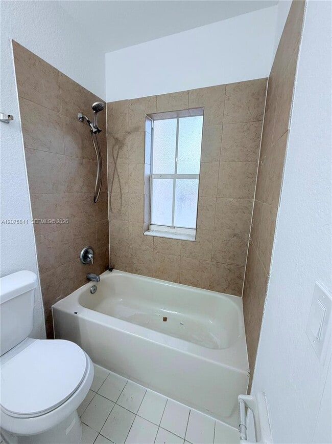 Building Photo - 102 S Santa Catalina Cir