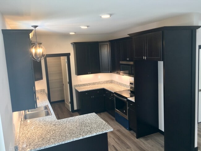 Building Photo - 2300 Landon Ln