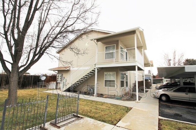 Building Photo - 8931 W Irving St