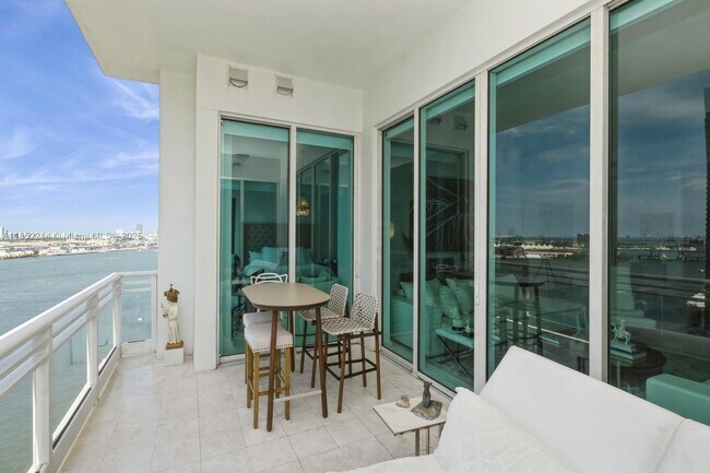 Building Photo - 900 Brickell Key Blvd