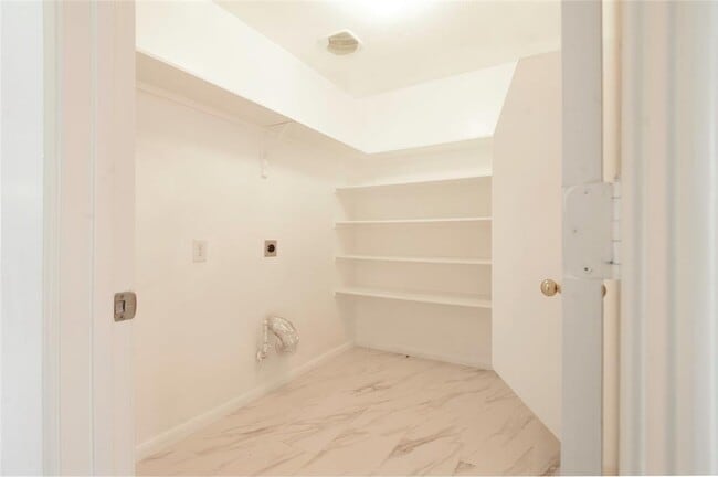 Building Photo - 7103 Bryton Park Dr