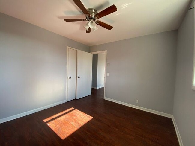 Building Photo - 2 Bed / 1 Bath Apartment on 2nd Ave - Walk Downtown!