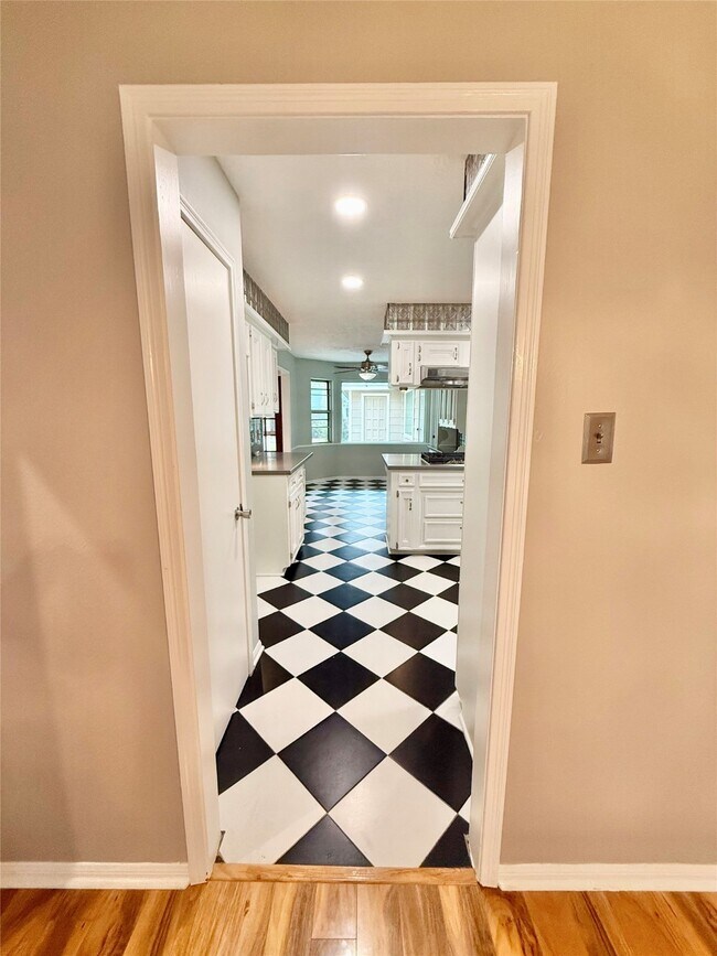 Building Photo - 5231 Alamosa Ln