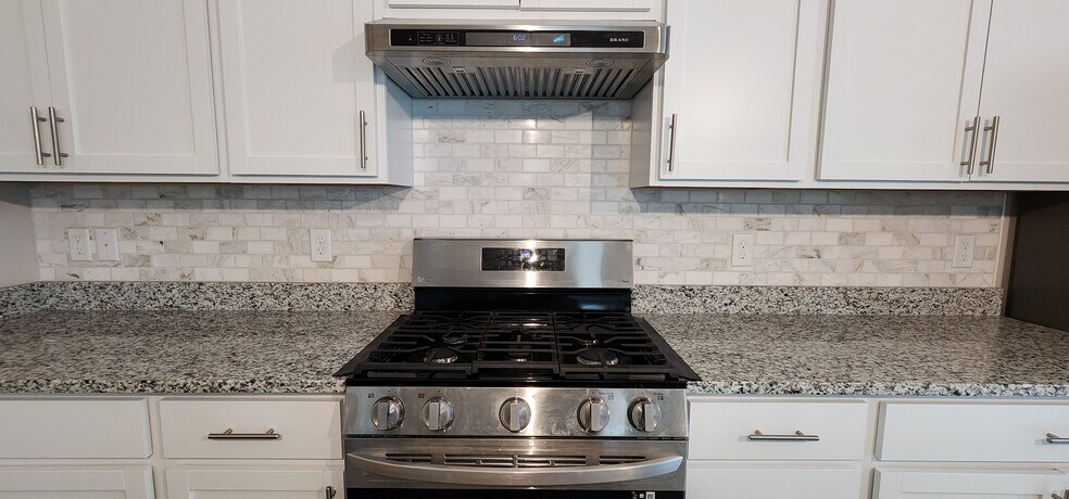 Building Photo - 1515 100th Ave NW